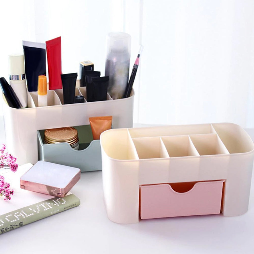 6114 Makeup Cutlery Box Used for storing makeup equipments and kits used by womens and ladies. DeoDap